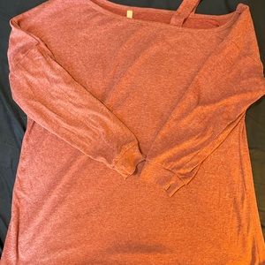 Women’s long sleeve cold shoulder shirt